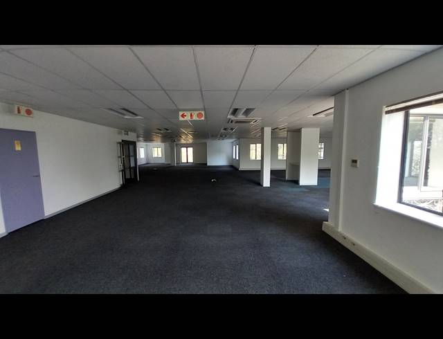 1,403M² OFFICE TO LET IN BRYANSTON